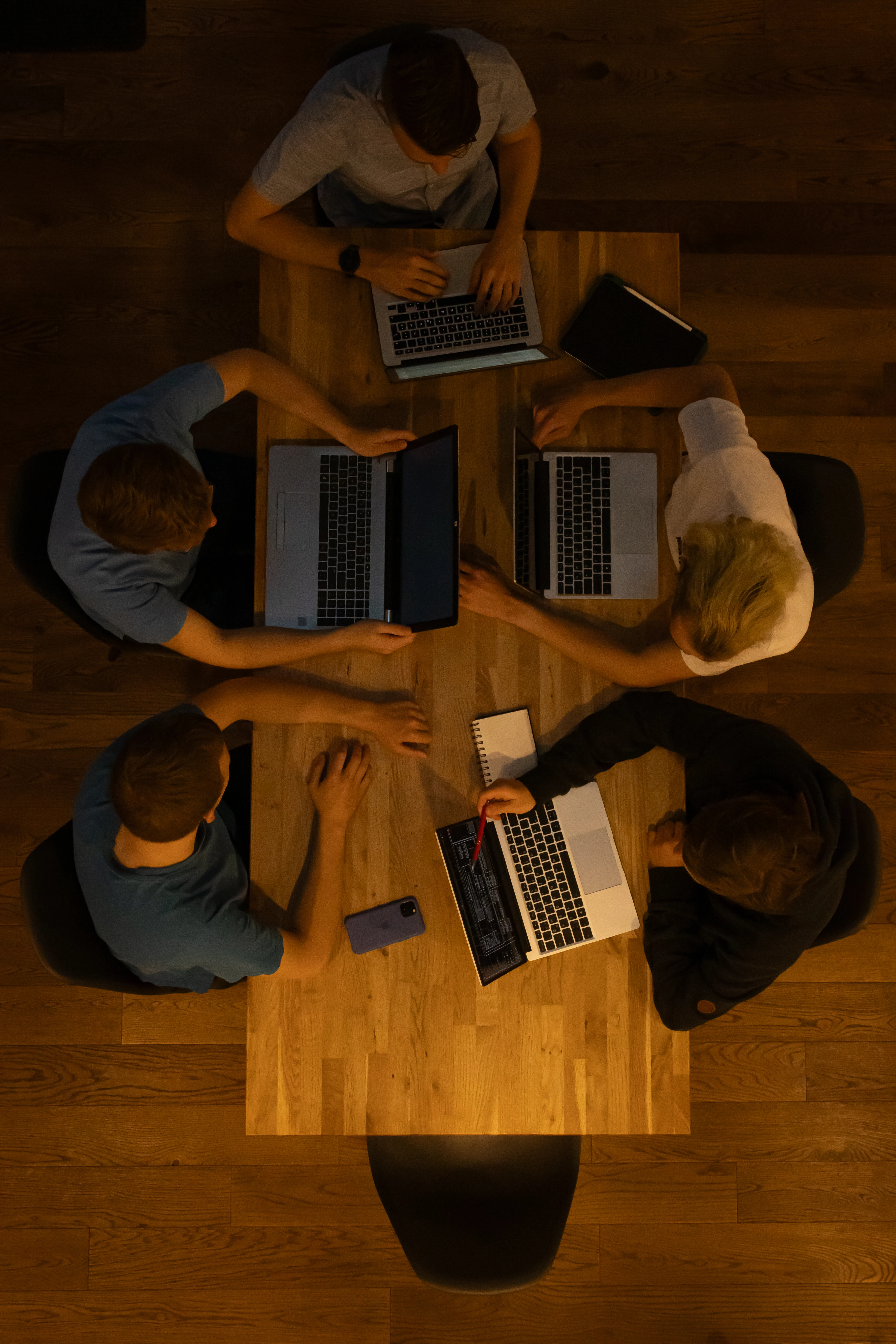 Das Team der IGD 2.0 UG (haftungsbeschränkt) bei der Arbeit